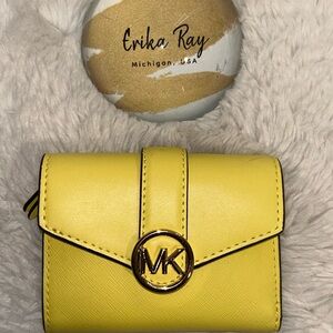 Michael Kors CARMEN MEDIUM FLAP BIFOLD WALLET- SUNSHINE COLOR (NWT)